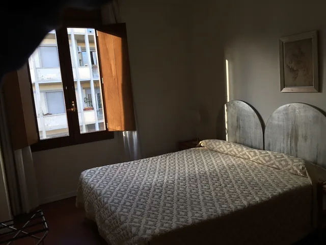غرفة كلاسيكية بسرير كوين، Palazzo Ognissanti 3/9