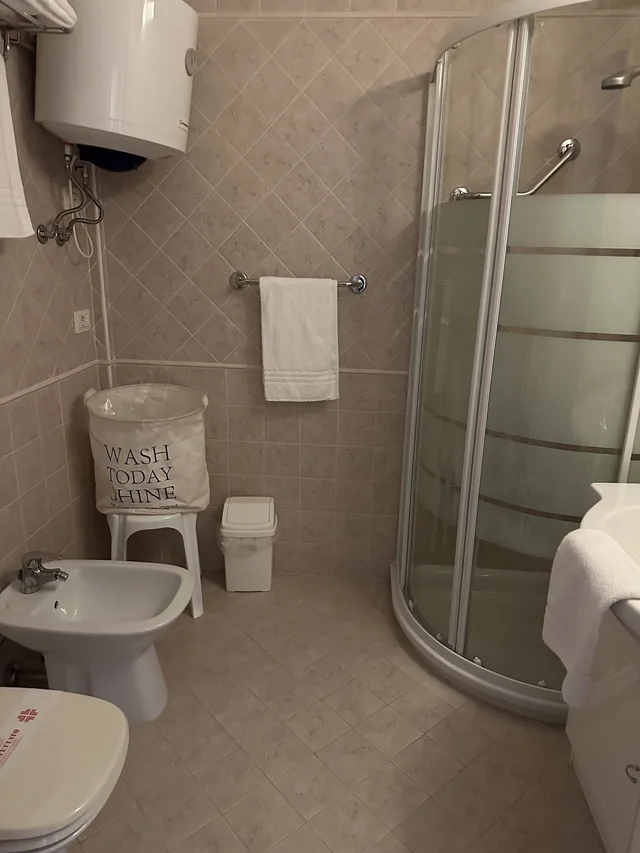 2 Bedrooms, Family Suite, 1 Double and 4 Single Beds، Nauthotel Porto San Vito 3/4
