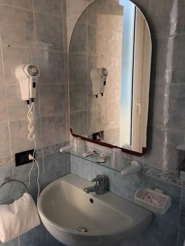 غرفة ثلاثية، Hotel Corallo 3/4