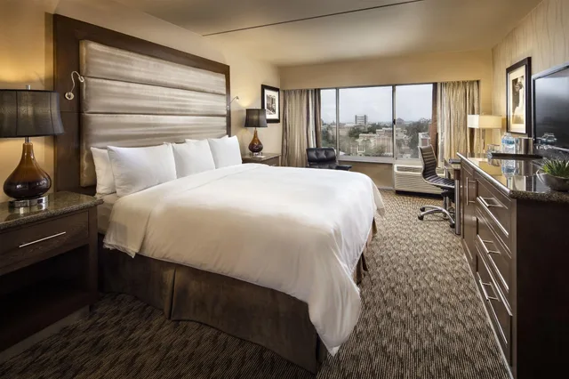 Room, King Bed, USC Hotel 2/3