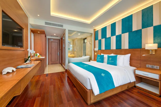 Deluxe, King Bed, Ocean Front, Balcony, Mandila Beach Hotel Danang 2/6