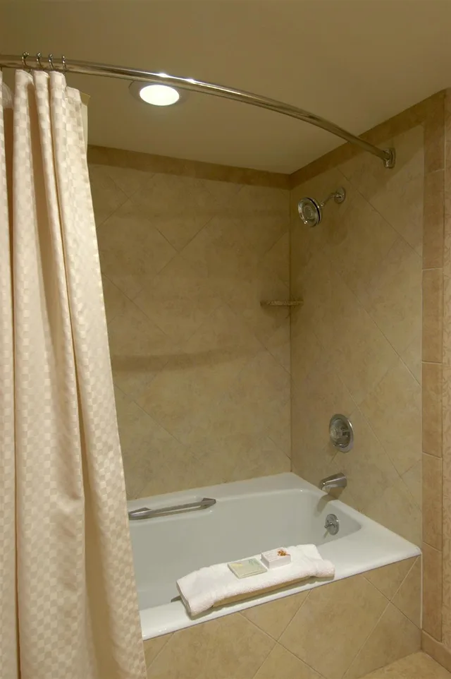 غرفة بسرير كينج، Red Lion Hotel Kelso Longview 7/10