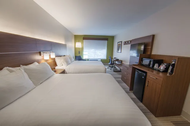 غرفة قياسية بسريرين كوين، Holiday Inn Express Gatlinburg Downtown 1/8