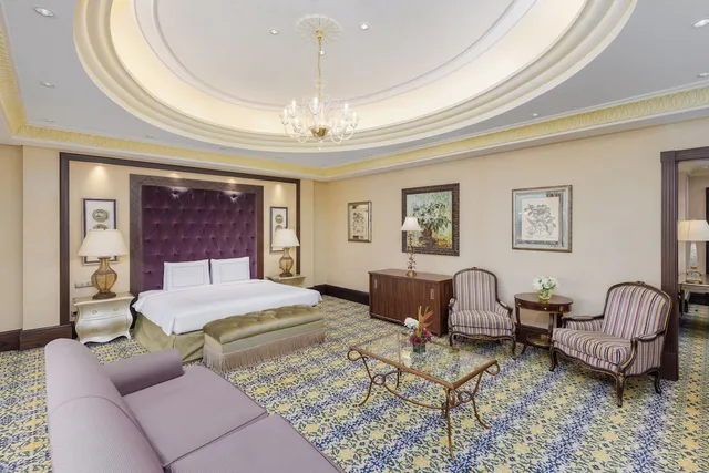 جناح ملكي بسريرين مزدوجين بإطلالة على الكعبة، فندق مكة سويس أوتيل(Swissotel Makkah) 2/3