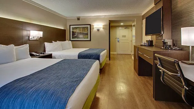 Sunset, 2 Queen Beds، Hollywood Casino St Louis 1/1