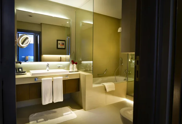 2 Bedrooms, Family Suite, The 72 Hotel 7/10