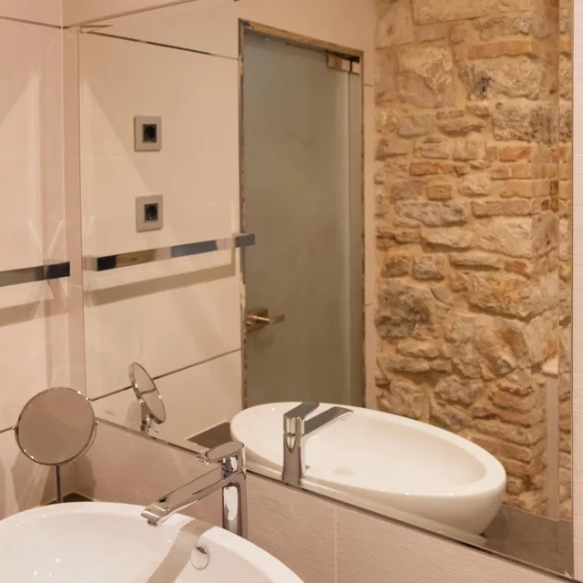 غرفة كومفورت بسرير مزدوج أو سريرين منفصلين في الطابق الأرضي، Heritage Hotel Antique Split 10/10