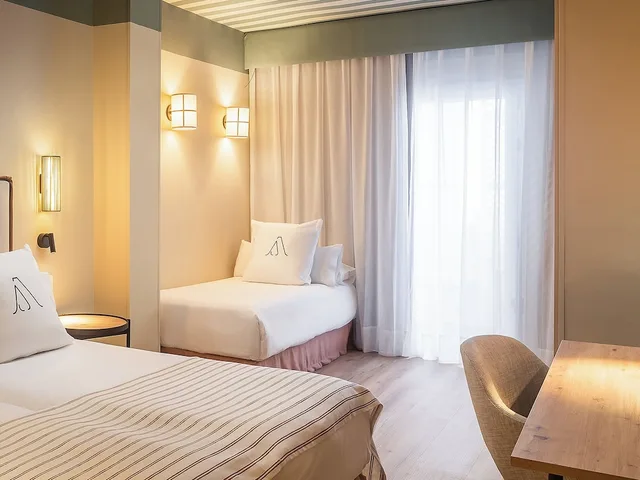 غرفة قياسية داخلية بثلاثة أسرّة بإطلالة، Hotel Artiem Capri 4/8