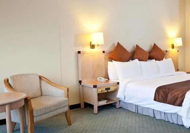 غرفة ديلوكس بسرير مزدوج أو سريرين منفصلين بإطلالة على النهر، Cambodiana Hotel 10/10