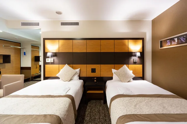 غرفة تنفيذية بسريرين منفصلين مع سرير إضافي، KOKO HOTEL Shinjuku Yotsuya 1/1