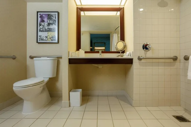 Guest Room, King Bed, Club Lounge Access, Club Floor، Renaissance Los Angeles Airport Hotel 6/10
