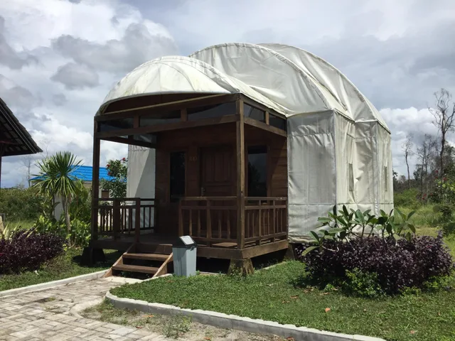 Pelangi Lake Resort and Hotel Belitung، Tanjung Pandan 7/24