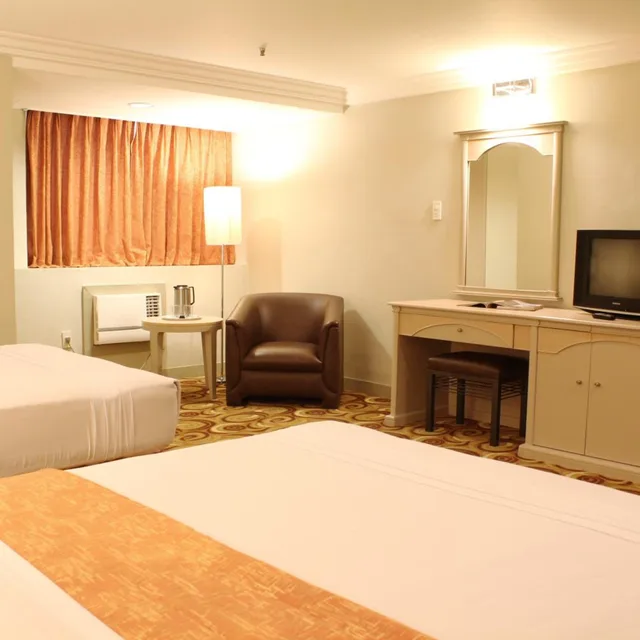غرفة بريميير ثلاثية، Riviera Mansion Hotel 7/9