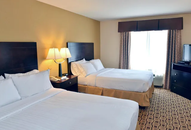 جناح بسرير مزدوج، Holiday Inn Express Boonville 1/2
