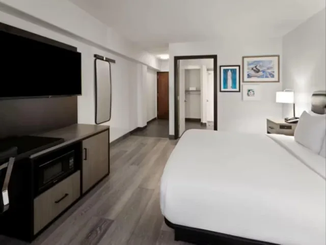 غرفة قياسية بسرير فردي، La Quinta Inn & Suites Washington DC-Capital/NoMA 2/3