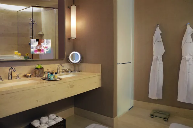 Spa Two Queen Deluxe Room، Trump International Hotel & Tower Chicago 4/6