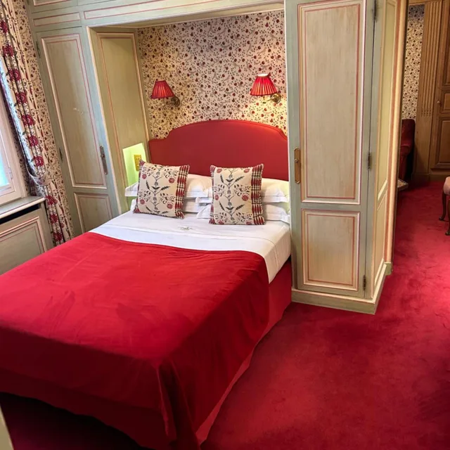 جناح بسرير مزدوج، Duc De Saint-Simon 4/10