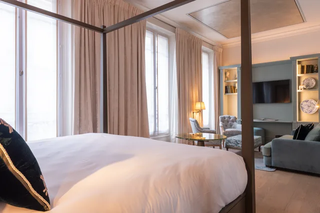 جناح جونيور، Hotel de Montesquieu (ex Hotel Daniel Paris) 2/4