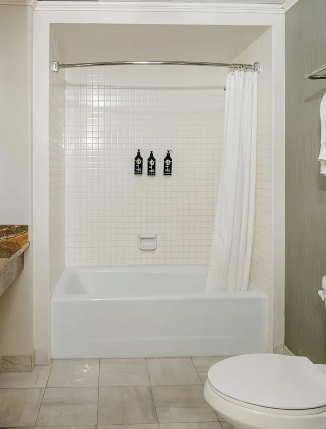 جناح بسرير كينج مع أريكة، The Lafayette by LuxUrban 4/7