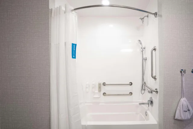 غرفة بسرير مزدوج لذوي الإعاقة، Hampton Inn Huntley Chicago 5/6