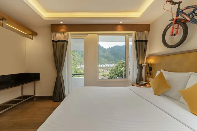 Suite, King Bed, Valley View، Sterling Kodai Valley 4/6