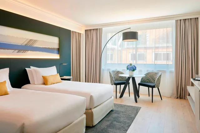 غرفة بسرير مزدوج أو سريرين منفصلين، Lyon Marriott Hotel Cite Internationale 1/10