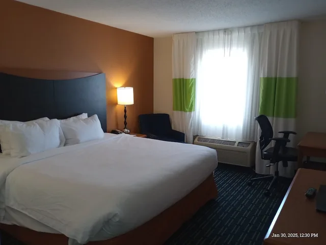 Room, King Bed, Accessible, Fairfield Inn Suites By Marriott Canton 1/7