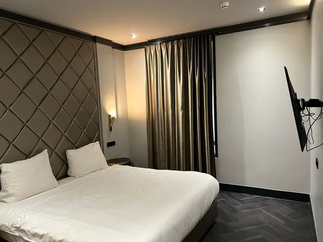 غرفة قياسية كبيرة بسرير مزدوج، G Hotel 1/1