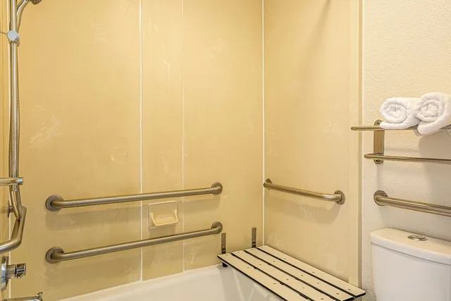 غرفة بسرير كينج لذوي الإعاقة، Quality Inn Boca Raton University Area 5/5