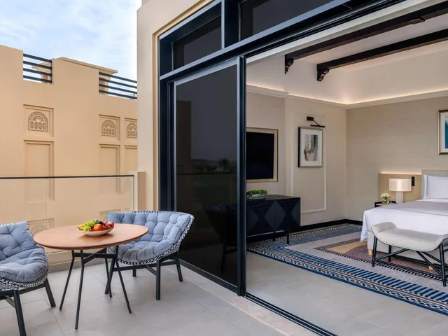 جناح سيغنتشر بإطلالة على الحديقة بغرفة نوم واحدة بمسبح خاص، Sofitel Ras Al Khaimah Al Hamra Beach Resort 6/9