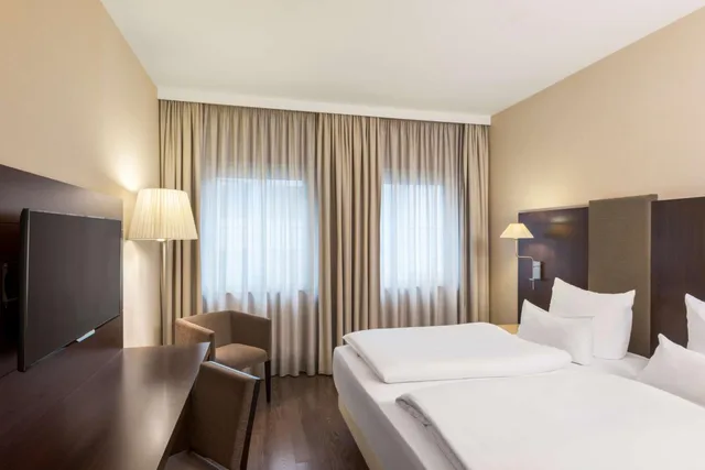 غرفة قياسية بسرير مزدوج أو سريرين منفصلين، Nh Dusseldorf Konigsallee Formerly Nh Dusseldorf City Center 2/9
