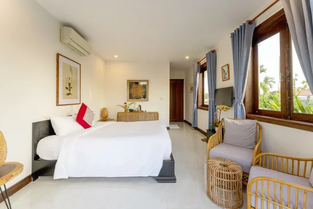 غرفة ديلوكس بسرير كينج بإطلالة على المسبح، New Sunshine Homestay 4/10