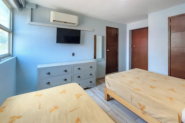 Superior, Triple, Multiple Beds، Capital O Hotel Colon Express Guadalajara 2/6