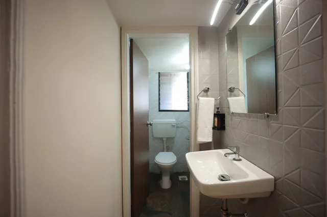 غرفة قياسية بسريرين منفصلين مع أريكة، The Byke Studio Apartment 6/6