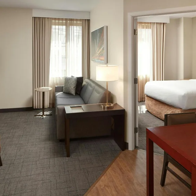 جناح بغرفتي نوم بحوض استحمام لذوي الإعاقة، Residence Inn by Marriott Arlington Courthouse 3/7