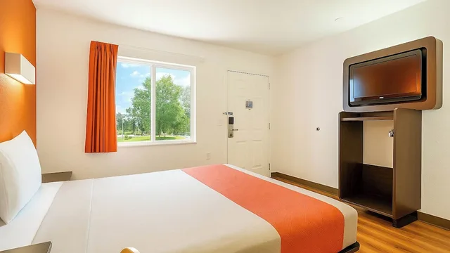 غرفة قياسية بسرير كوين، Motel6 Carlsbad, CA Beach 2/8