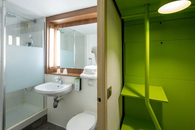 Comfort, Double Bed, Campanile Arles 5/5
