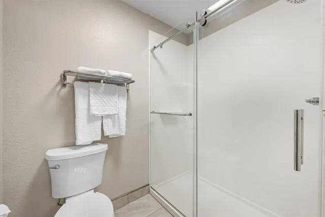 غرفة قياسية بسريرين كوين، Best Western Black Hills Lodge 8/9