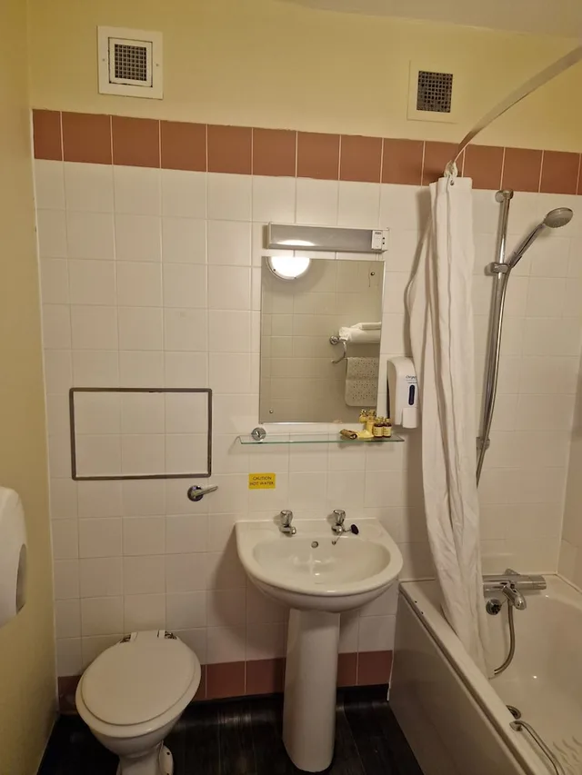 غرفة قياسية بسريرين منفصلين، Britannia Inn Glasgow 8/10
