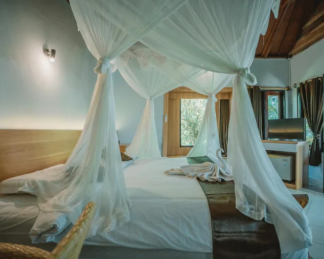 بنغل بسرير كينج بإطلالة على الحديقة، THE TANIS BEACH RESORT NUSA LEMBONGAN 3/3