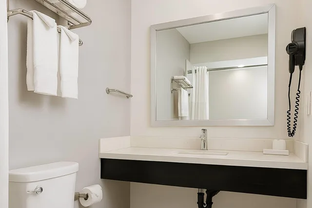 غرفة رباعية بسريرين كوين، Travelodge By Wyndham LAX South 9/10