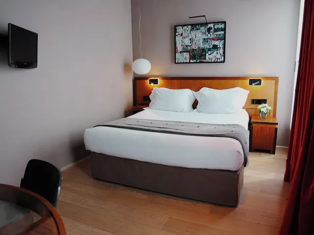 Room, Double Bed, Hotel Chateaudun Opera 2/10