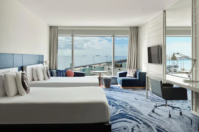 Cozy, Guest Room, Twin Beds, Partial View، W Barcelona 3/4