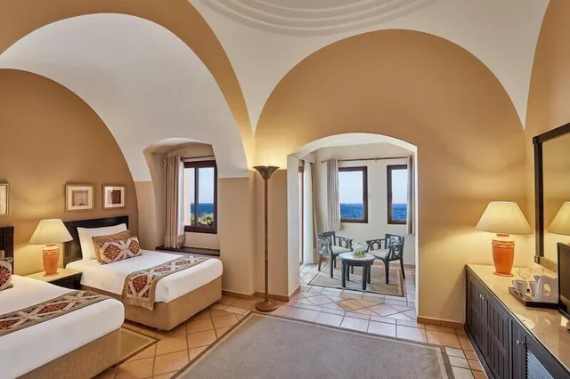 غرفة ديلوكس بسرير كوين بإطلالة على البحر، Steigenberger Coraya Beach- Adults Only (+16) 3/4