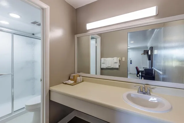 غرفة قياسية بسريرين مزدوجين، Motel6 Culpeper, VA 5/5