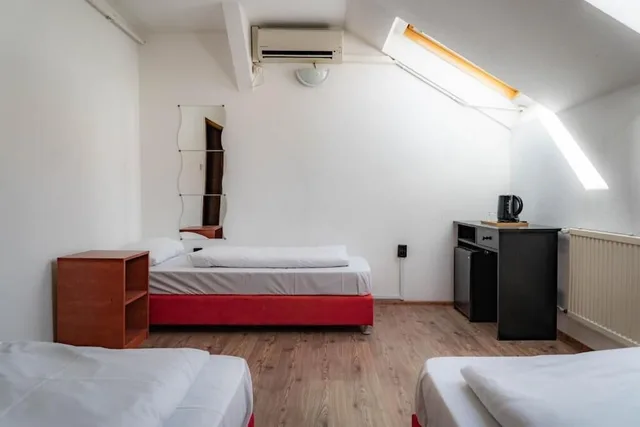 Standard, Triple, 3 Beds, Kings Hotel Budapest 1/1
