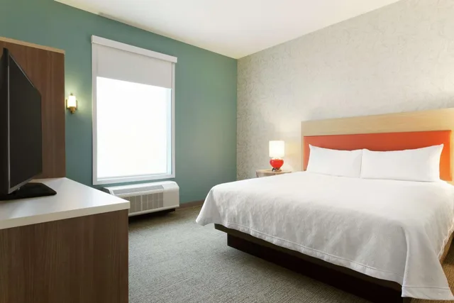 1 Bedroom, Suite, King Bed, Sofa, Home2 Suites By Hilton Florence Cincinnati Airport South 1/7