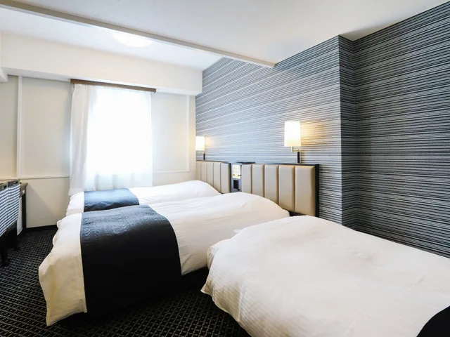 غرفة ثلاثية بسريرين منفصلين مع أريكة، Apa Hotel Sapporo Susukino Ekimae Ex Susukino Green Hotel 1 2/5