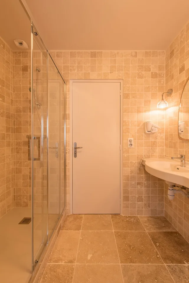 غرفة بريستيج بسرير كينج، Le Central Boutique Hotel Beaune Centre 5/5