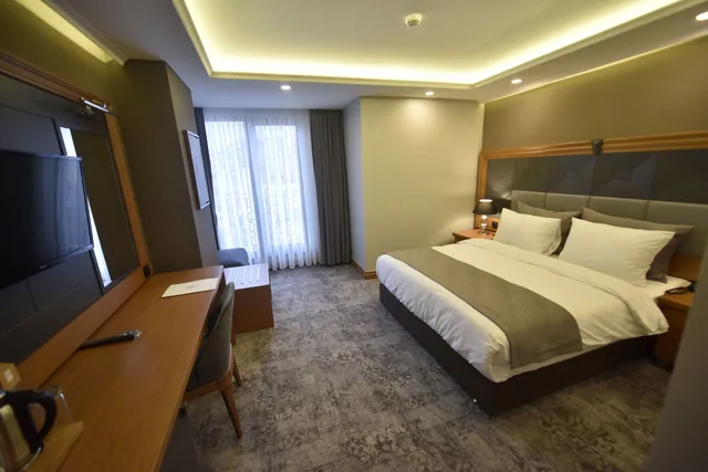 جناح جونيور بسرير كينج، Four Seven Hotel 2/7